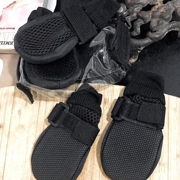 Dog Booties with Storage / Carrying Case - Picture 3 of 7